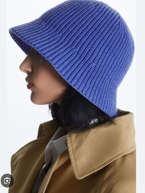 COS Periwinkle Blue Ribbed Knit Bucket Hat